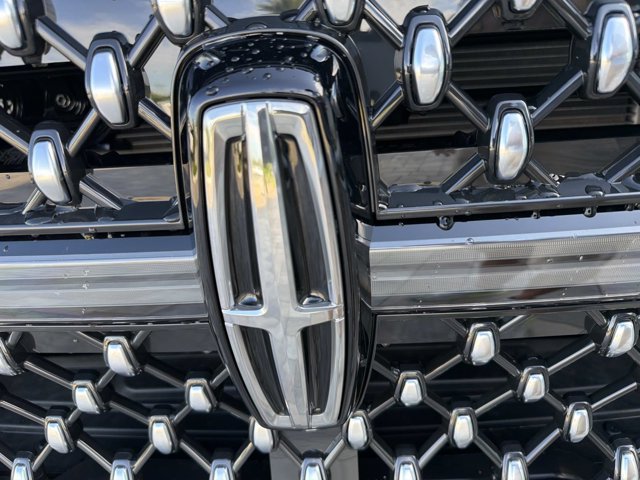 New 2027 Lincoln Navigator Black Label AWD/4WD image 7