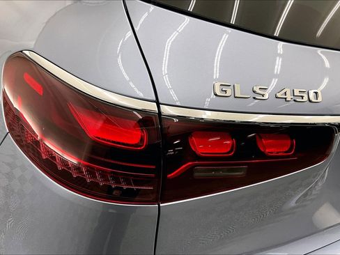 Used 2026 Mercedes-Benz GLS 450 4MATIC image 25