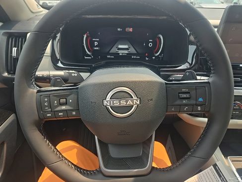 New 2026 Nissan Pathfinder SL w/ SL Premium Package AWD/4WD image 14