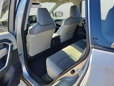 Used 2020 Toyota RAV4 Limited image 10