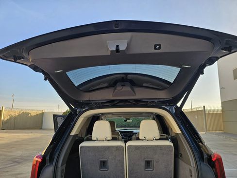 Used 2020 Cadillac XT6 Premium Luxury image 16