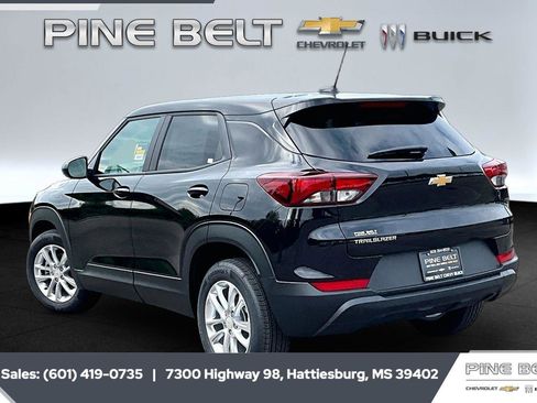New 2026 Chevrolet TrailBlazer LS FWD image 2