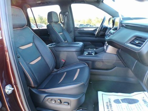 Used 2023 GMC Yukon XL AT4 w/ AT4 Premium Plus Package image 17
