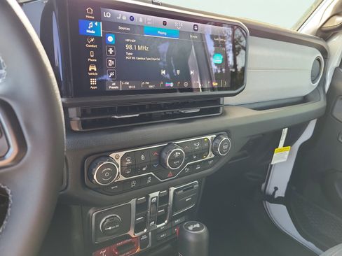 New 2026 Jeep Wrangler Willys AWD/4WD image 37