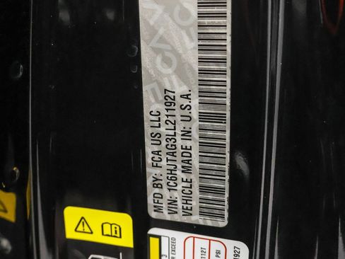 Used 2020 Jeep Gladiator Sport w/ Quick Order Package 24S image 22