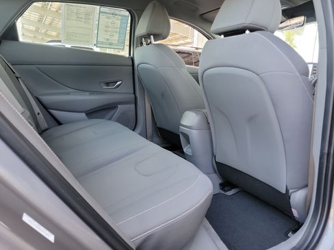 Certified 2025 Hyundai Elantra Sport FWD image 24