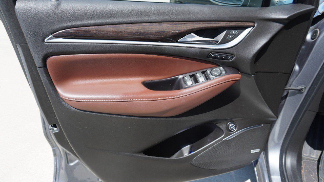 Used 2020 Buick Enclave Avenir w/ Trailering Package, 5000 lbs. FWD image 11