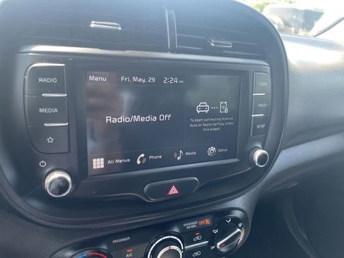 Used 2025 Kia Soul LX w/ LX Technology Package FWD image 12