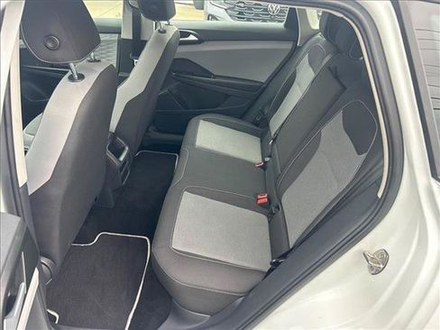 Certified 2023 Volkswagen Taos S AWD/4WD image 10