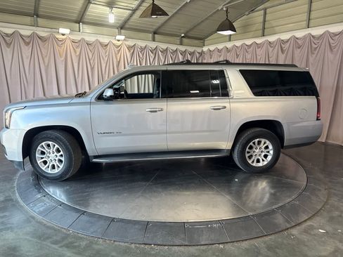 Used 2017 GMC Yukon XL SLT AWD/4WD image 8