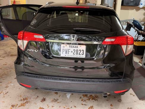 Used 2019 Honda HR-V EX image 11