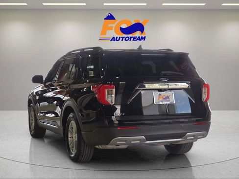 Used 2024 Ford Explorer XLT w/ Equipment Group 202A image 3