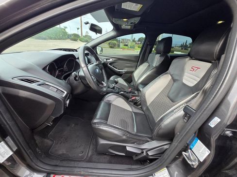 Used 2016 Ford Focus ST w/ Equipment Group 401A image 22