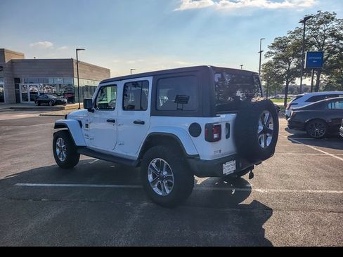 Used 2022 Jeep Wrangler Unlimited Sahara w/ Cold Weather Group AWD/4WD image 10