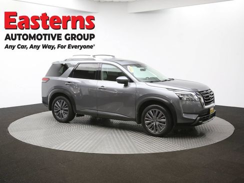 Used 2023 Nissan Pathfinder SL w/ SL Premium Package image 48