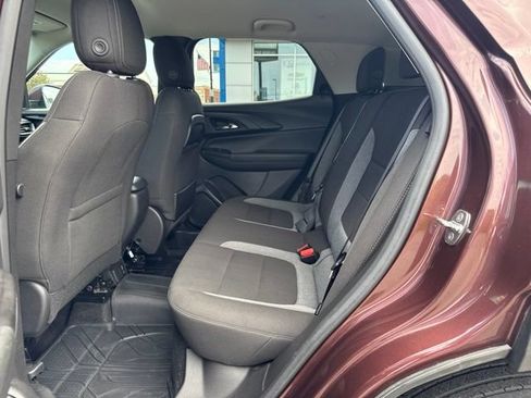 Used 2023 Chevrolet TrailBlazer LT w/ Convenience Package AWD/4WD image 12