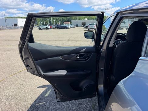 Used 2020 Nissan Rogue Sport S w/ Appearance Package AWD/4WD image 25
