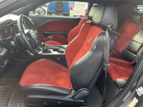 Used 2018 Dodge Challenger R/T Scat Pack image 14