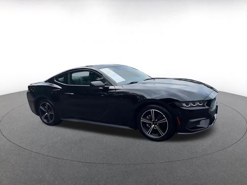 Used 2024 Ford Mustang Premium image 2