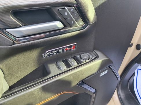 Used 2022 GMC Sierra 1500 AT4 w/ AT4 Preferred Package image 11