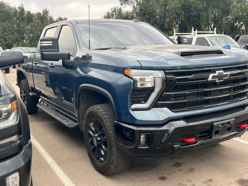 Used 2025 Chevrolet Silverado 2500 LT w/ Trail Boss Package AWD/4WD image 2