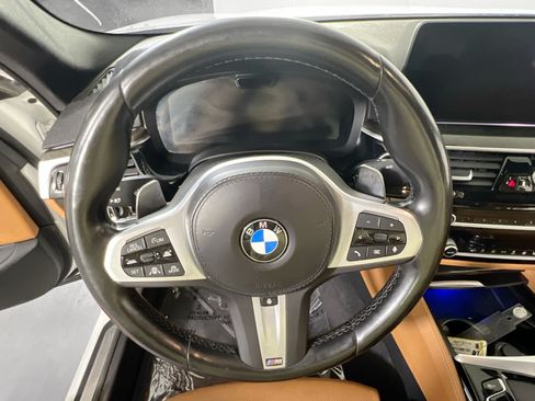 Used 2022 BMW 530i w/ M Sport Package RWD image 11