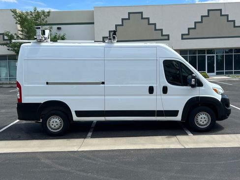 Used 2024 RAM ProMaster 2500 FWD image 2