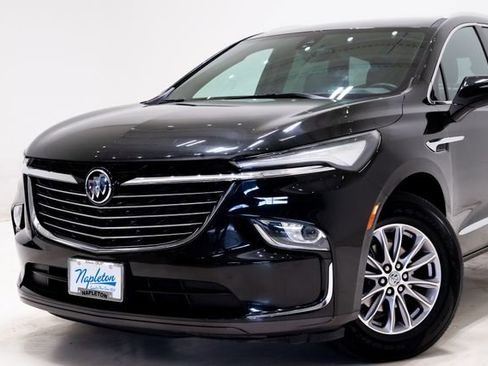 Used 2024 Buick Enclave Premium image 2