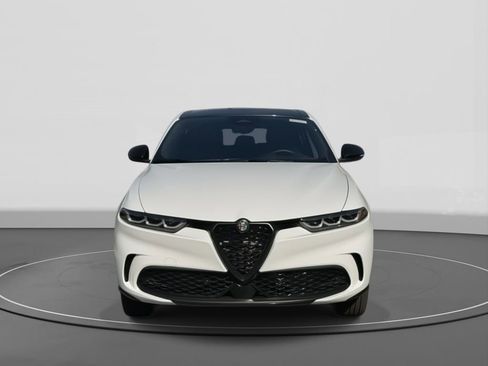 New 2025 Alfa Romeo Tonale w/ Premium Package AWD/4WD image 2