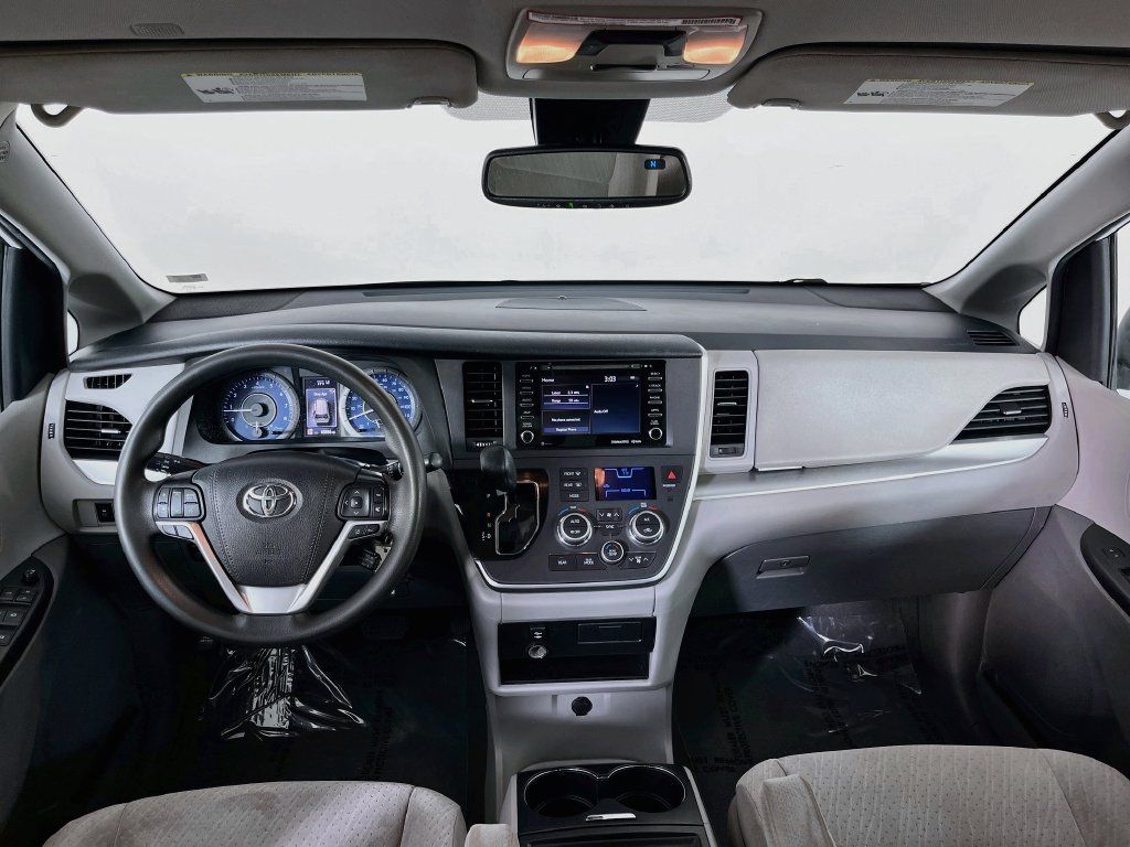 Used 2020 Toyota Sienna LE FWD image 12