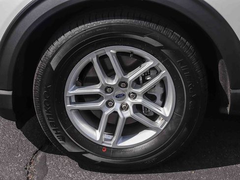 Used 2026 Ford Explorer Active w/ Active Comfort Package RWD image 9