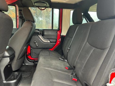 Used 2014 Jeep Wrangler Unlimited Sport w/ Connectivity Group image 98