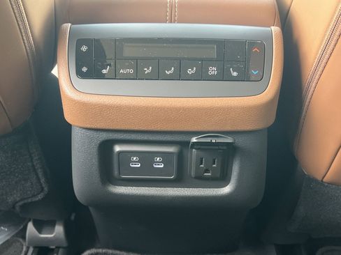 New 2026 Nissan Pathfinder Platinum AWD/4WD image 19