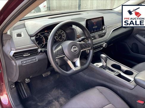 Used 2025 Nissan Altima 2.5 SV image 13