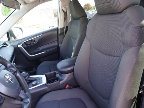 Used 2024 Toyota RAV4 LE AWD/4WD image 21