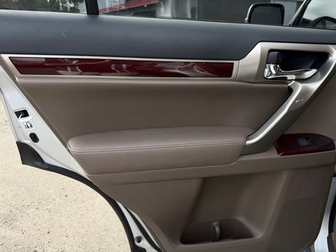 Used 2019 Lexus GX 460 Premium image 31