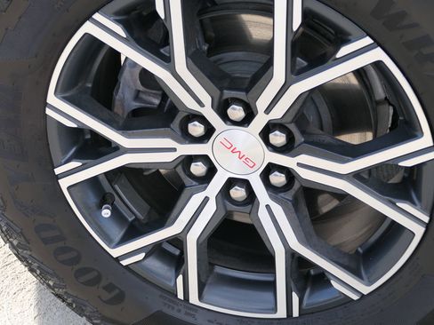 Used 2024 GMC Acadia AT4 w/ LPO, Floor Liner Package image 10