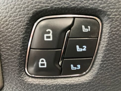 Used 2022 Ford F250 Lariat image 14