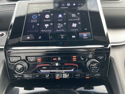 Used 2024 Jeep Grand Cherokee Altitude image 5