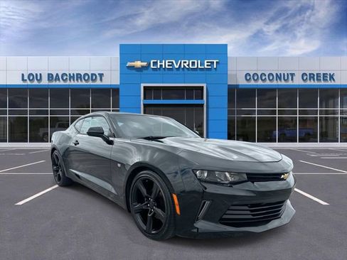 Used 2018 Chevrolet Camaro LT RWD image 1