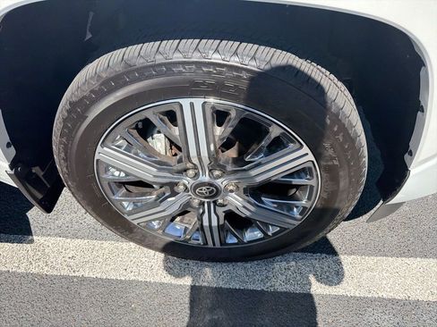 Used 2025 Toyota Sequoia Capstone image 3