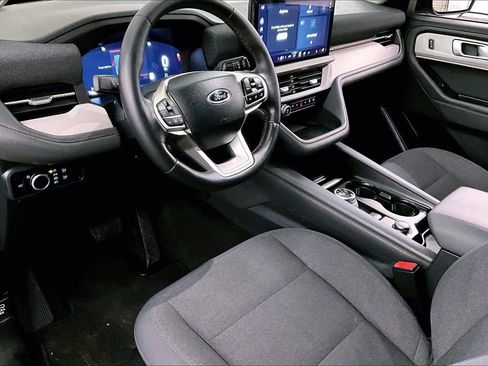 Certified 2025 Ford Explorer Active image 12