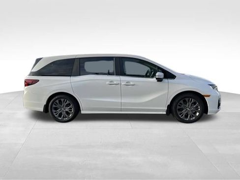 New 2026 Honda Odyssey Touring image 8