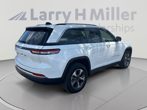 Used 2023 Jeep Grand Cherokee 4WD 4xe image 5