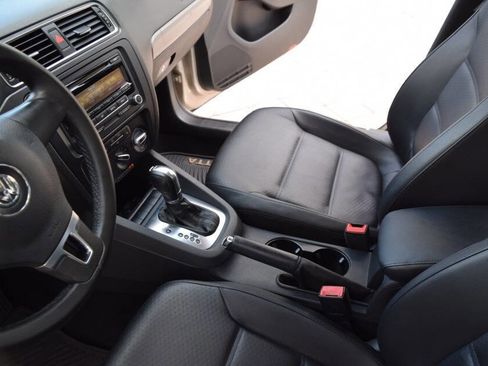 Used 2013 Volkswagen Jetta TDI image 59