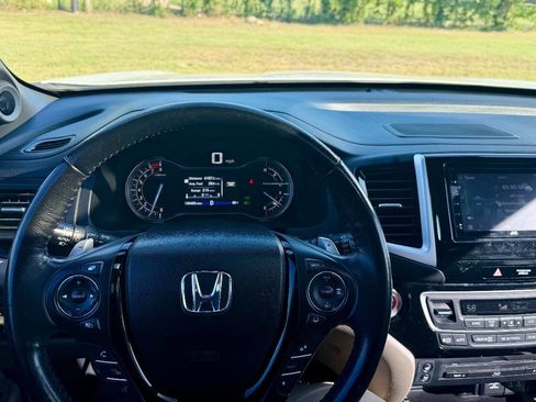 Used 2016 Honda Pilot Elite image 21