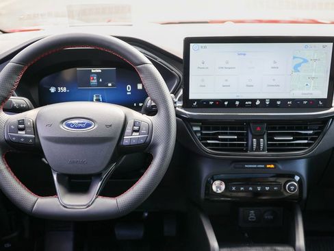 Certified 2025 Ford Escape ST-Line Elite w/ Premium Technology Package AWD/4WD image 9