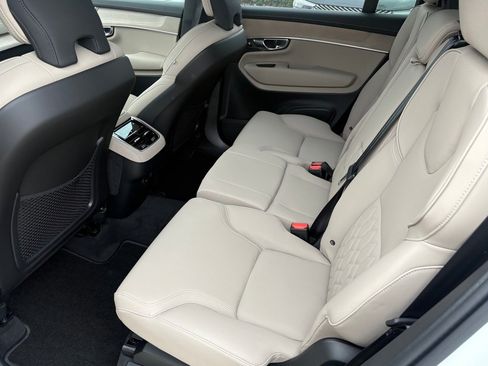 New 2026 Volvo XC90 B6 Plus image 23