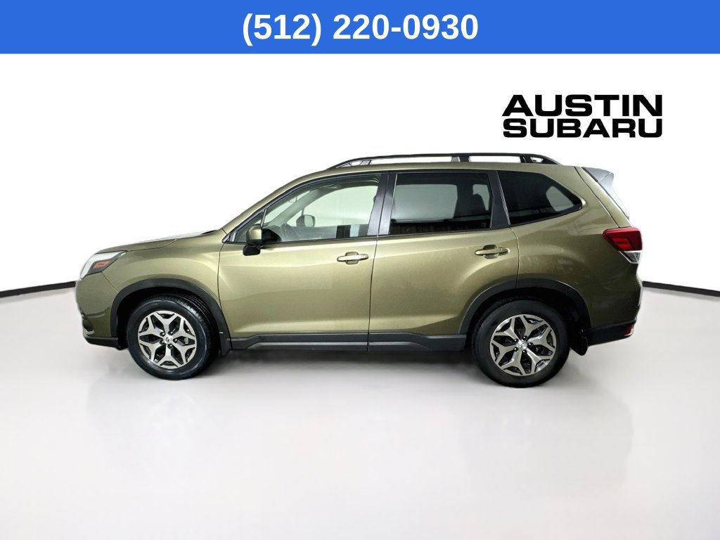Used 2024 Subaru Forester Premium AWD/4WD image 5