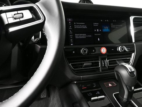 Certified 2026 Porsche Macan AWD/4WD image 13